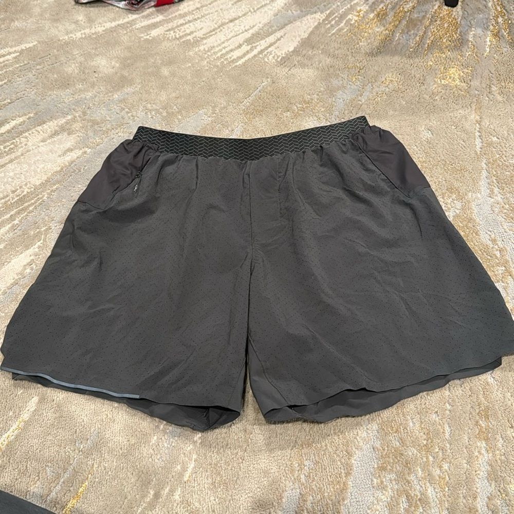 Lululemon Lightweight Trail Running Short size M in EUC grey